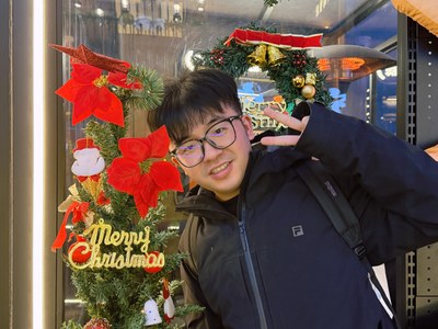 Yuchen Yan